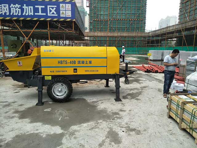 細石混凝土泵施工現(xiàn)場